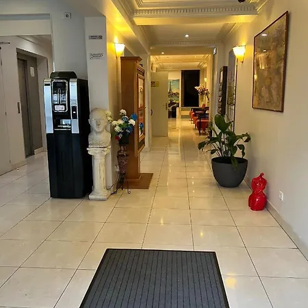 121 Paris Hotel-2